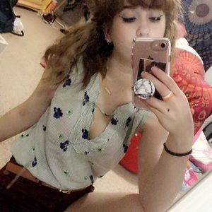 Meet your Posher, Elisa